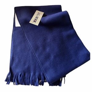 NWT JG Hook Fleece Scarf.  Very warm and comfy.